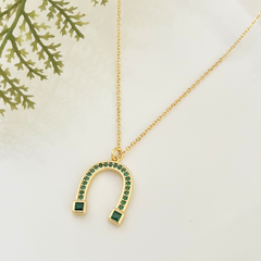 Green Horse Shoe Good Luck Charm Pendant Necklace