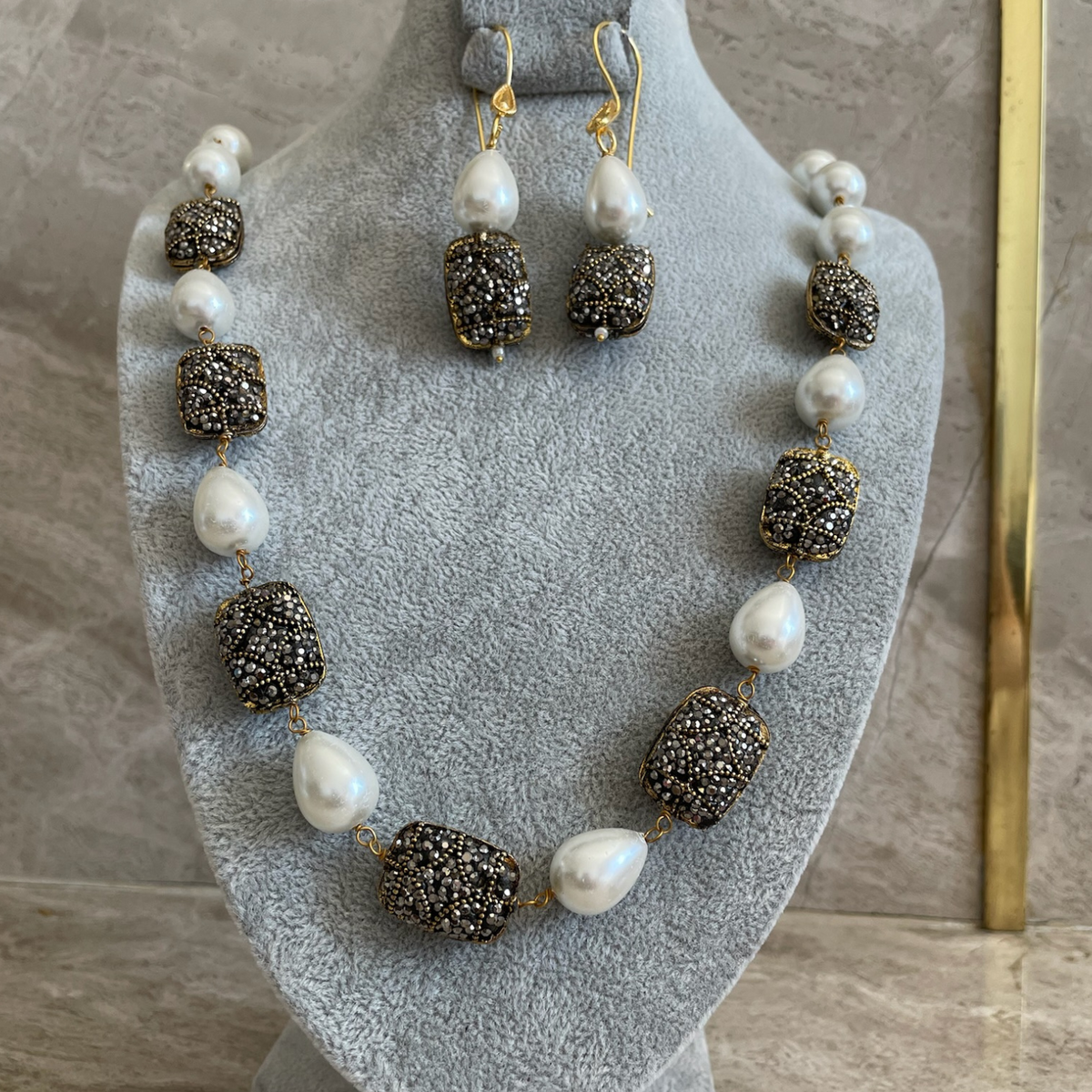 Twilight Pearl Mala with Earrings