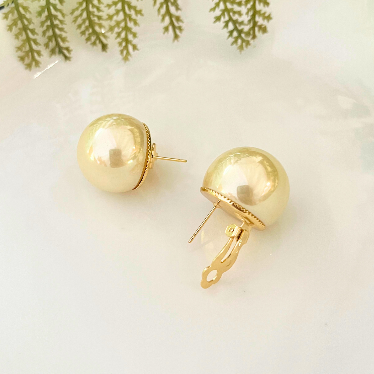 22mm Pearl Studs With Clip- Natural Color